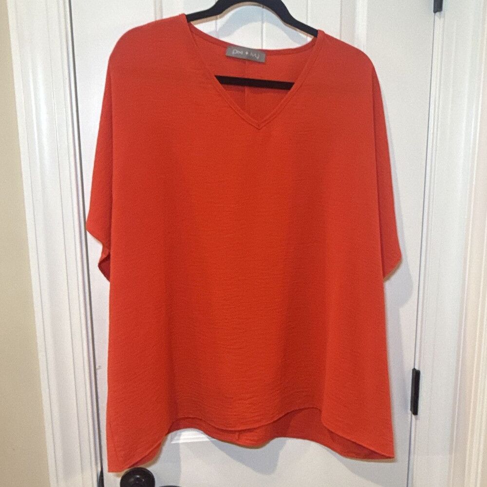 Pixi +‎ Ivy Women's Red Solid V-Neck Short Sleeve Knit Polyester Top M